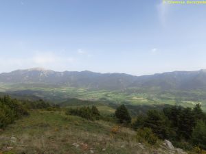 El valle de la Cerdanya se ve bien. De las montañas de enfrente salimos a las 09.00h de la mañana.