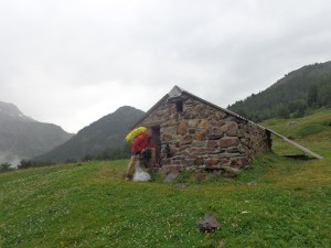 Pequeño pit-stop para reponer fuerzas en el interior de la cabaña